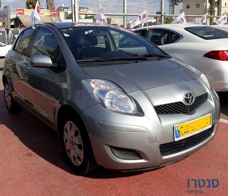 2010' Toyota Yaris טויוטה יאריס photo #2