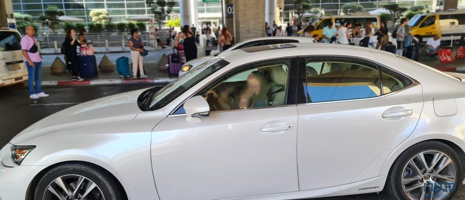 2020' Lexus IS לקסוס photo #4