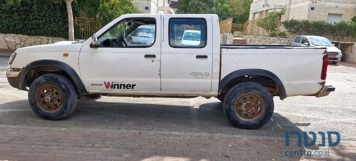 2002' Nissan 4X4 ניסאן ווינר photo #1