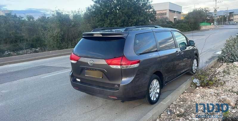 2013' Toyota Sienna טויוטה סיינה photo #6