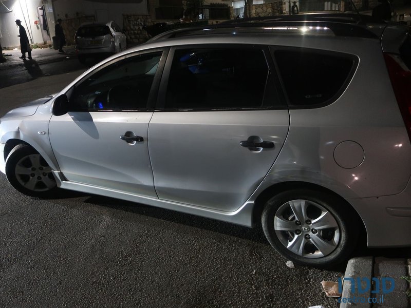 2011' Hyundai i30 יונדאי Cw photo #1