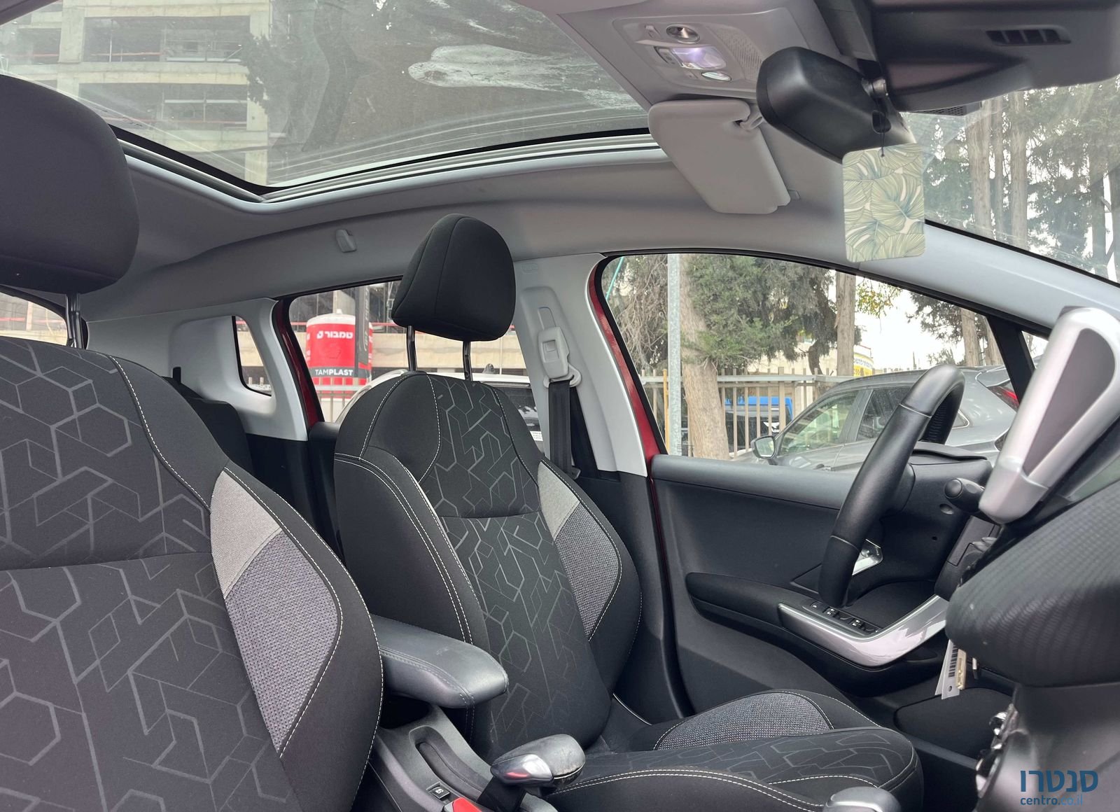 2018' Peugeot 2008 פיג'ו photo #3