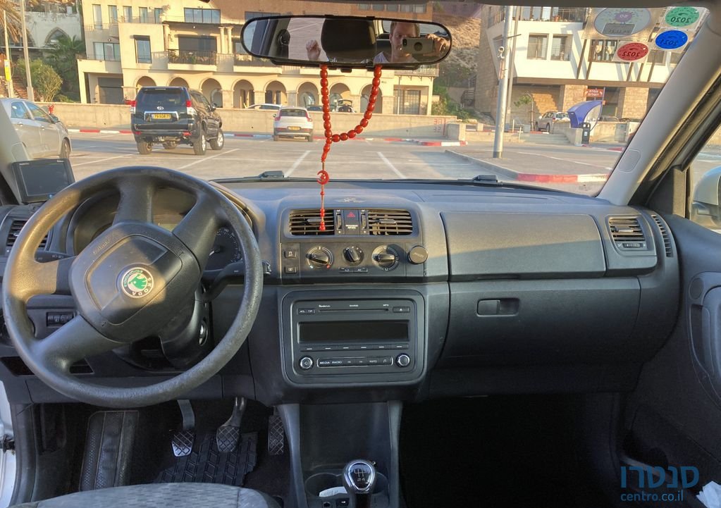 2011' Skoda Fabia סקודה פאביה photo #4