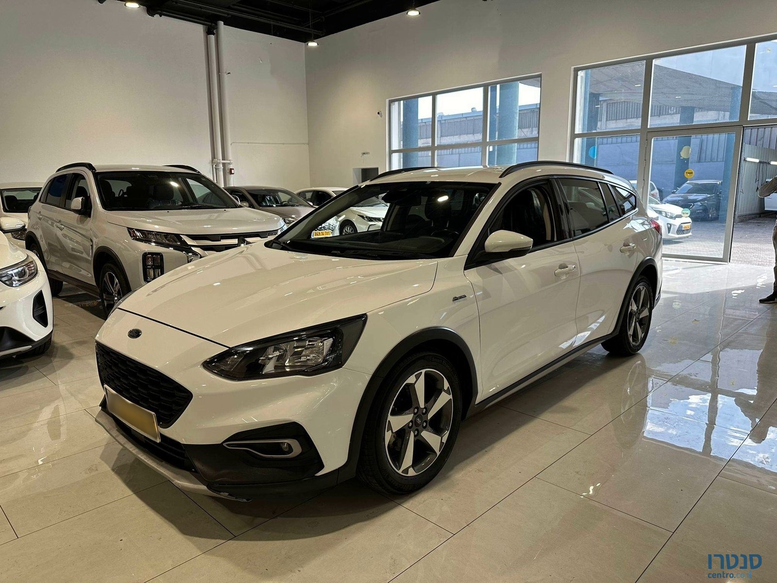 2020' Ford Focus photo #1