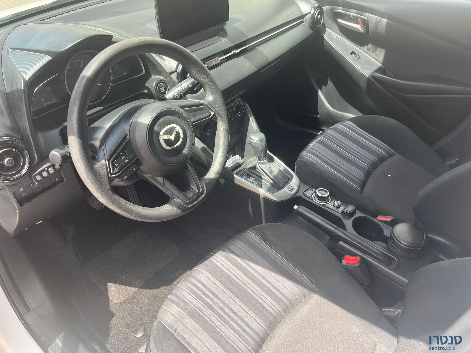 2018' Mazda 2 photo #2