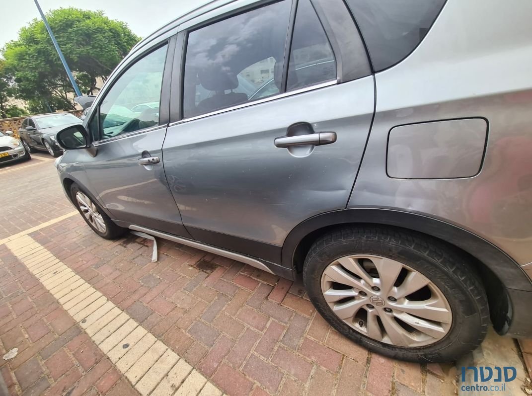 2017' Suzuki Crossover סוזוקי קרוסאובר photo #3