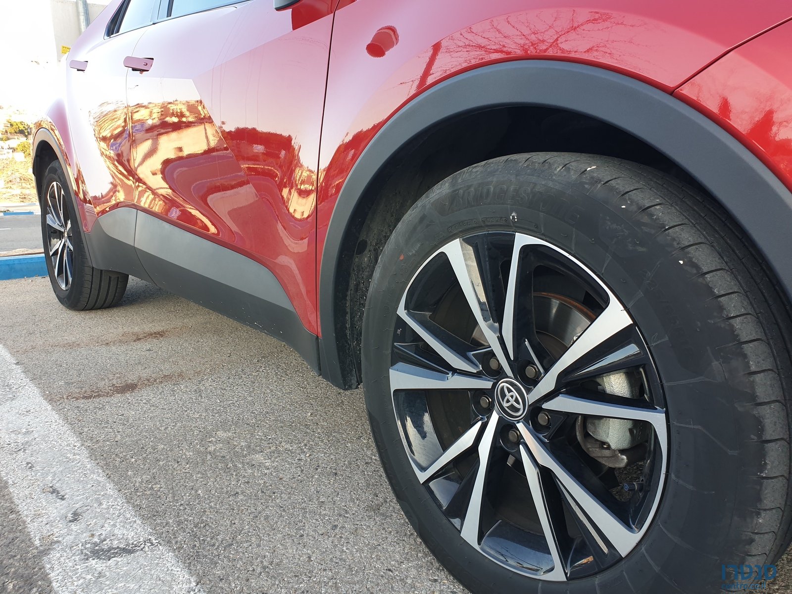 2024' Toyota C-HR 2.0 photo #5