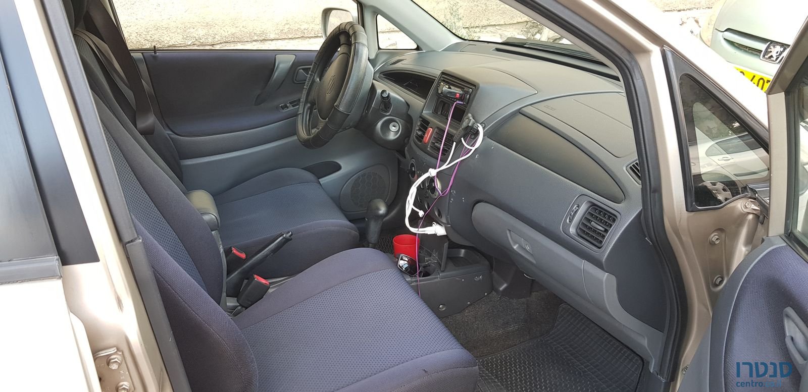 2003' Suzuki Liana photo #3