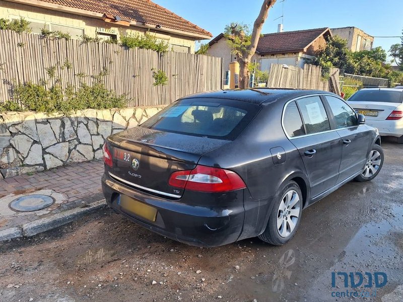 2011' Skoda Superb סקודה סופרב photo #2