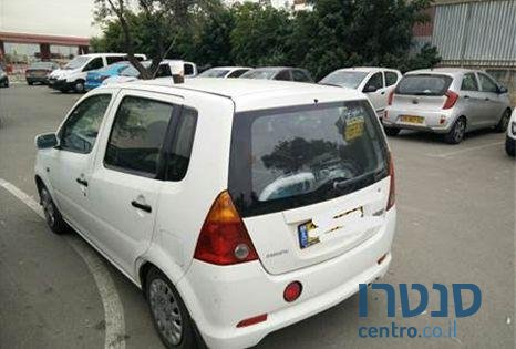 2003' Daihatsu YRV photo #1