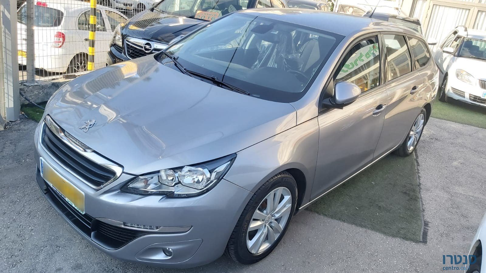 2015' Peugeot 308 photo #1