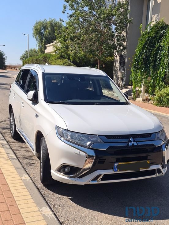 2019' Mitsubishi Outlander מיצובישי אאוטלנדר photo #2