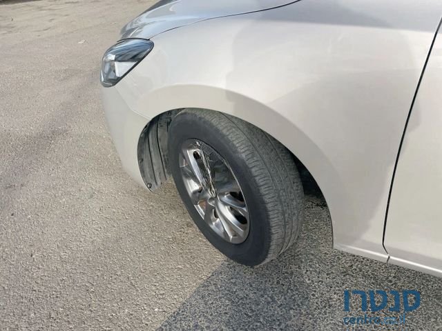 2022' Mazda 2 מאזדה photo #5