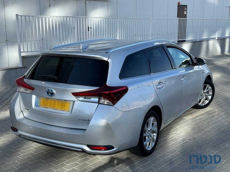 2018' Toyota Auris photo #4