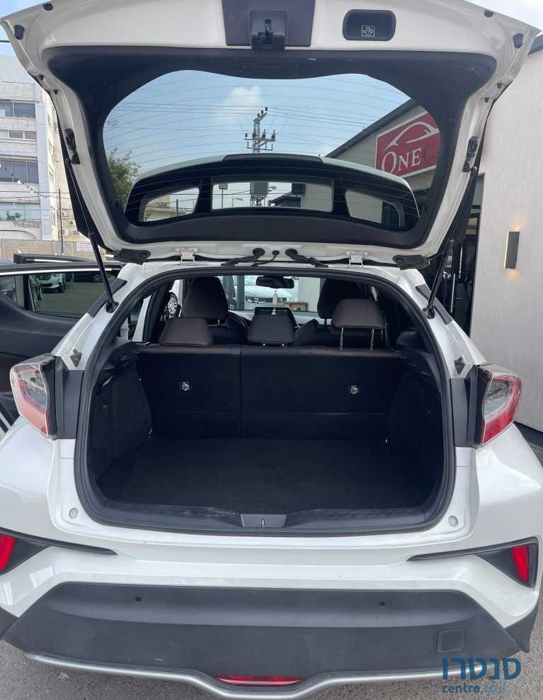 2019' Toyota C-HR טויוטה photo #5