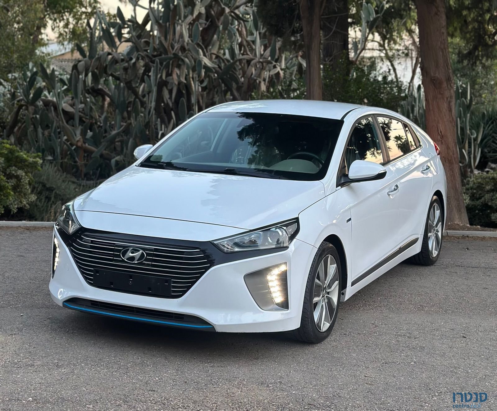 2017' Hyundai Ioniq יונדאי איוניק photo #1