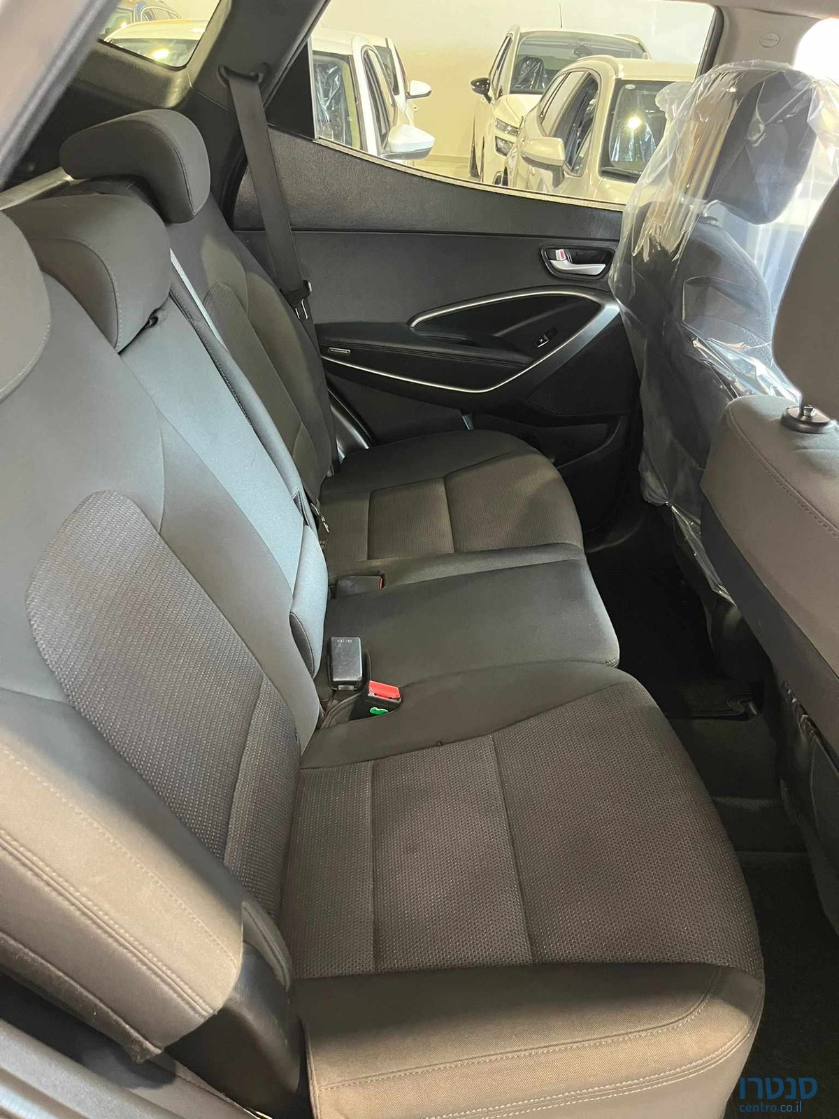 2016' Hyundai Santa Fe photo #6