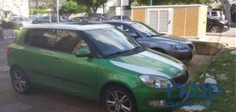 2011' Skoda Fabia סקודה פביה photo #2