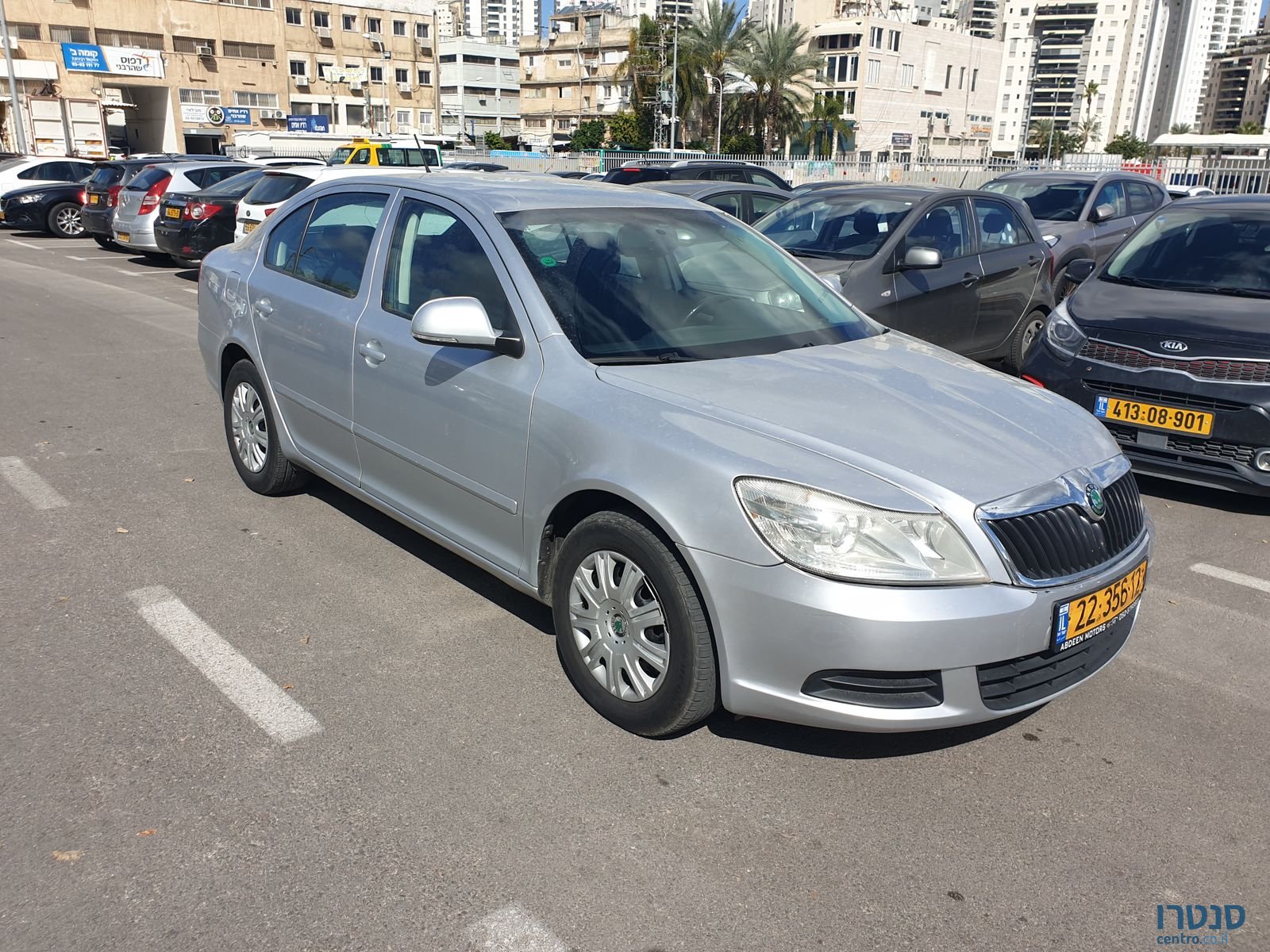 2012' Skoda Octavia photo #2