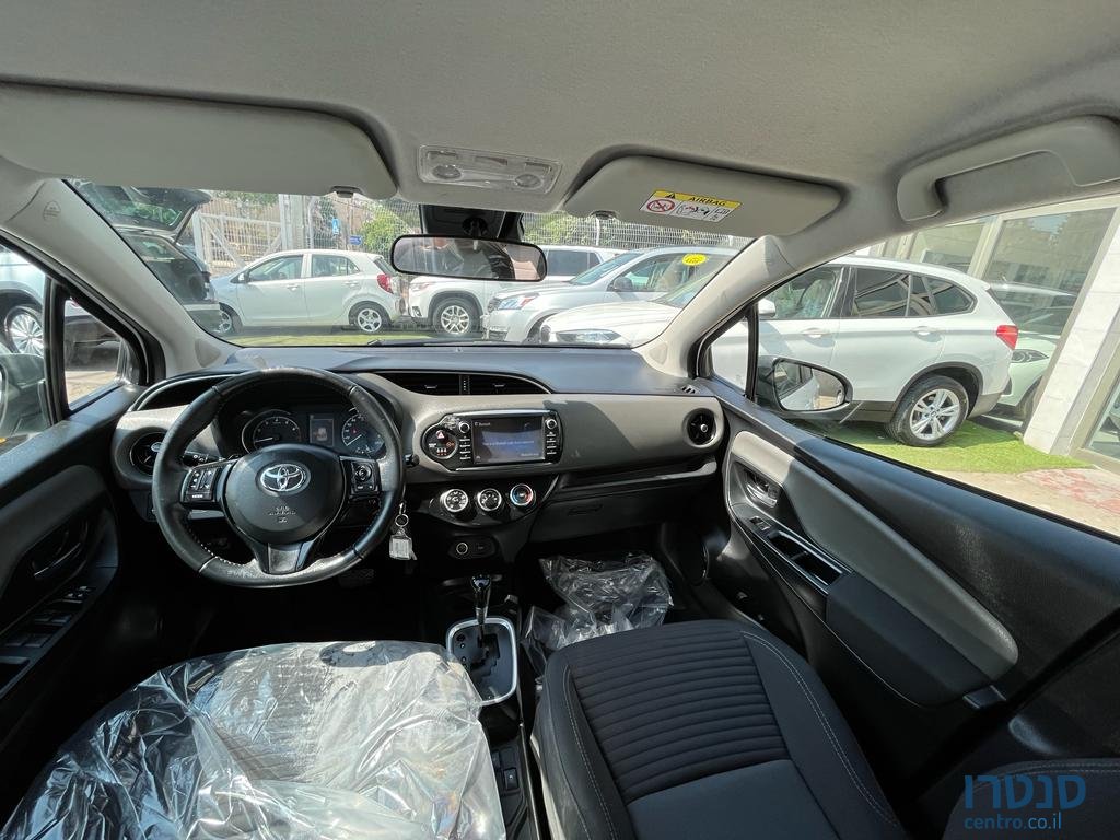 2019' Toyota Yaris photo #3