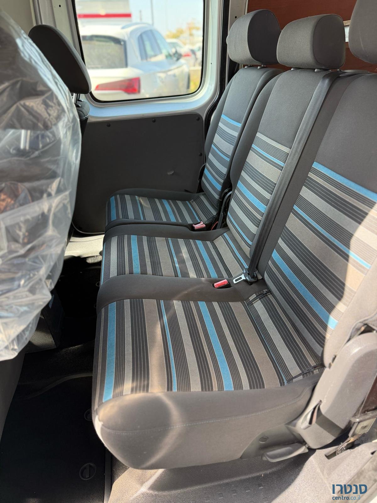 2014' Volkswagen Caddy photo #5