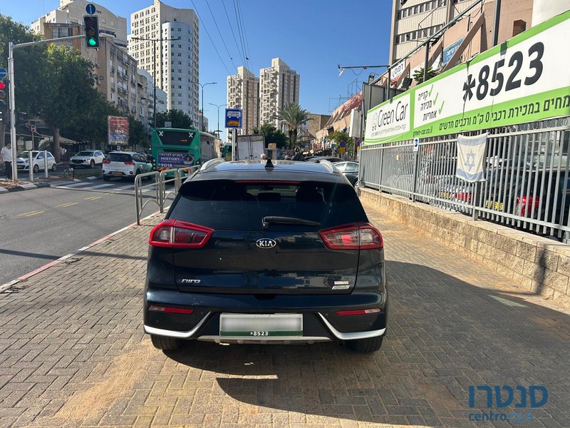 2018' Kia Niro photo #4