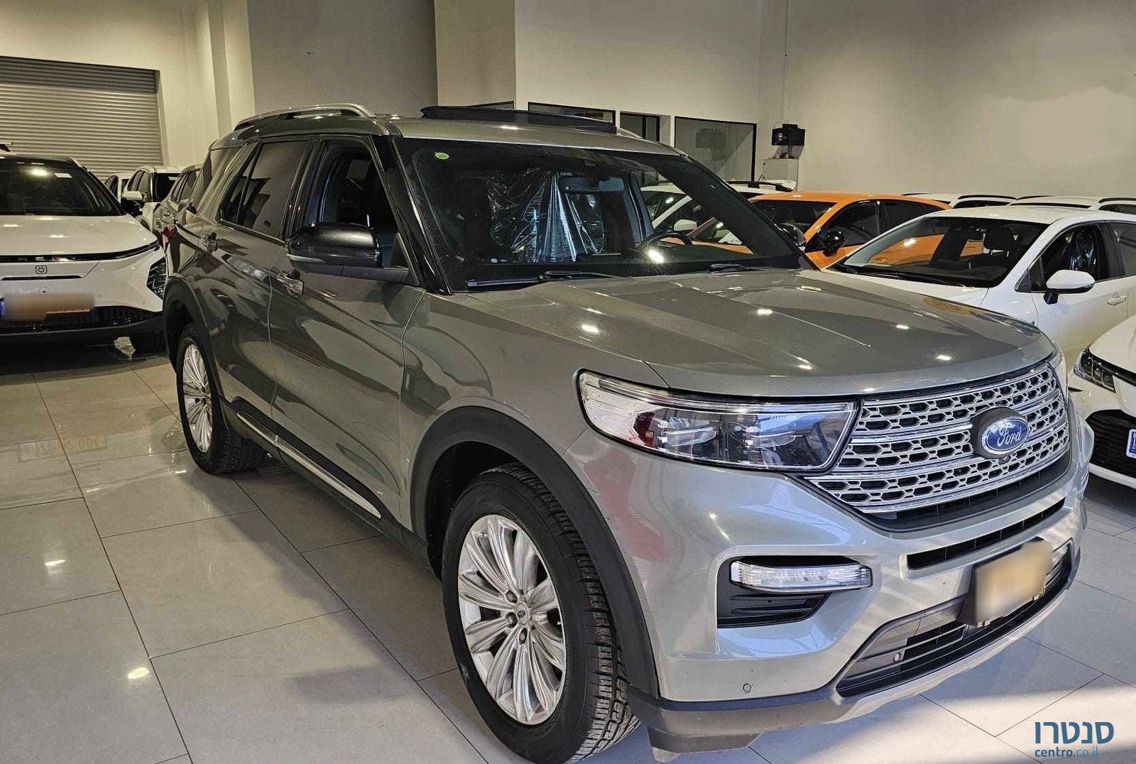 2020' Ford Explorer photo #2