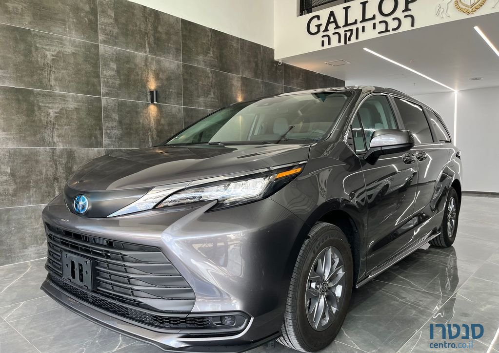 2022' Toyota Sienna טויוטה סיינה photo #1