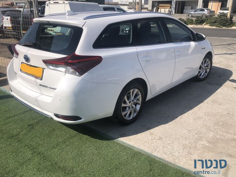 2015' Toyota Auris טויוטה אוריס photo #2