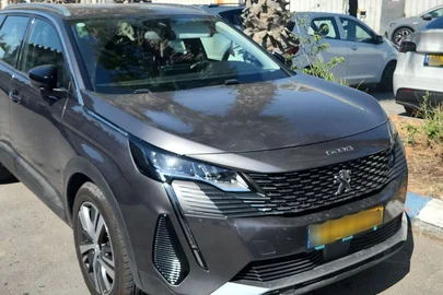 2022' Peugeot 5008 פיג'ו