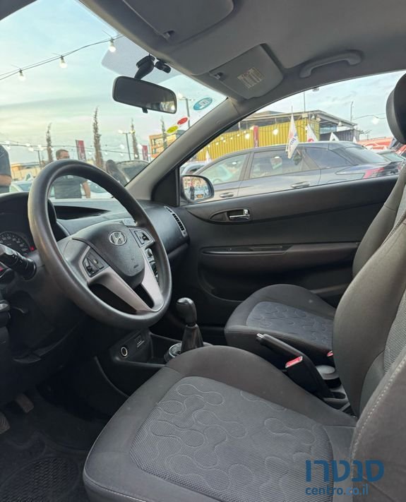 2011' Hyundai i20 יונדאי photo #4