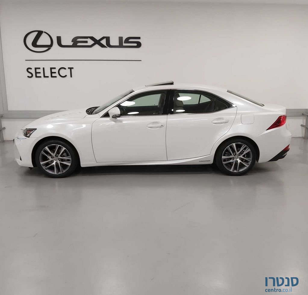 2020' Lexus Is300H לקסוס photo #6
