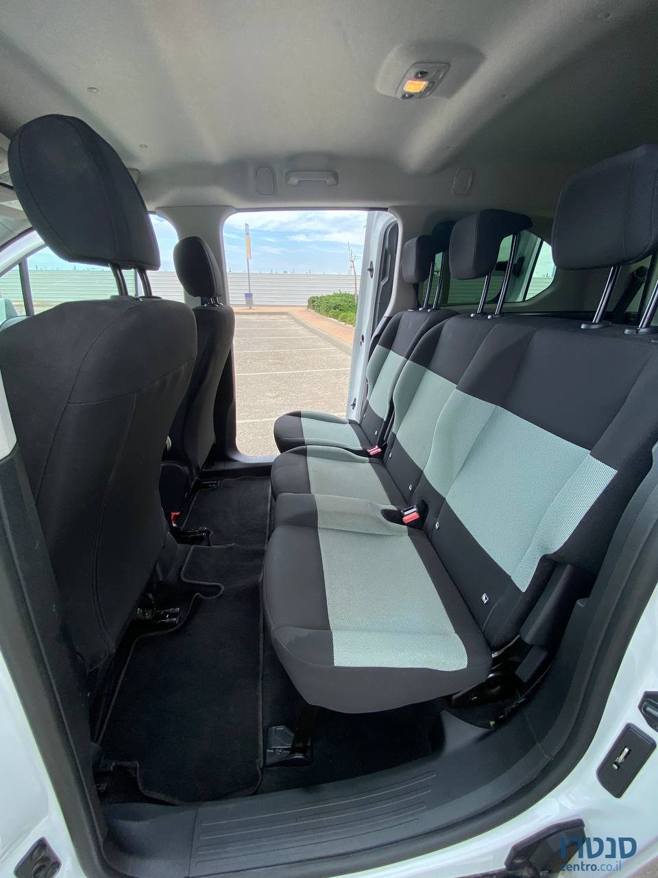 2020' Citroen Berlingo photo #7