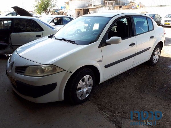 2008' Renault Megane photo #1