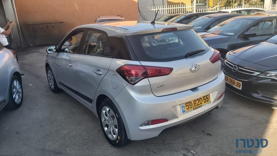 2017' Hyundai i20 photo #2