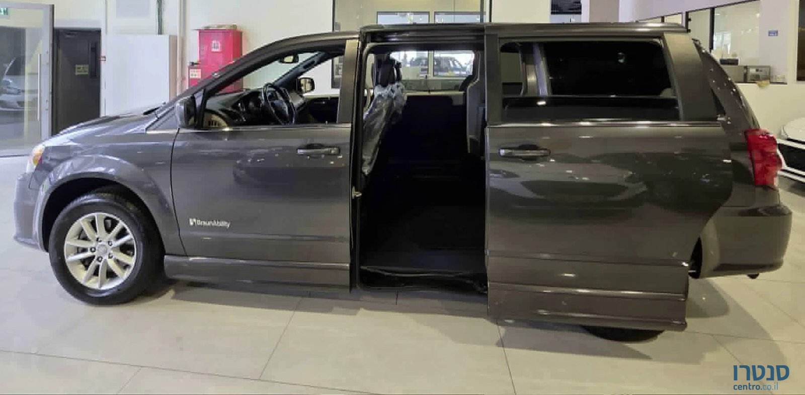 2019' Dodge Grand Caravan photo #2