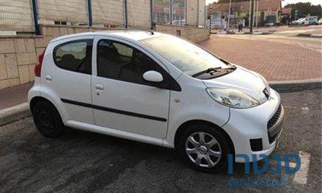 2011' Peugeot 107 פיג'ו photo #1