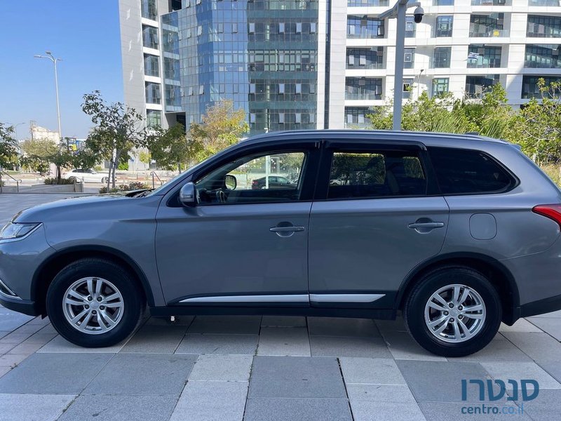 2017' Mitsubishi Outlander מיצובישי אאוטלנדר photo #3