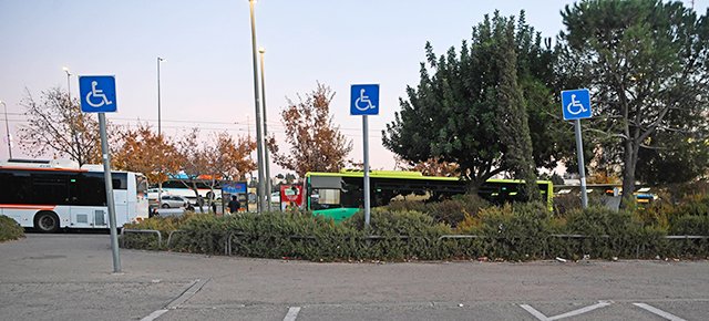 В Израиле зарегистрировано 665 тысяч знаков инвалида для машин, половина выданы необоснованно