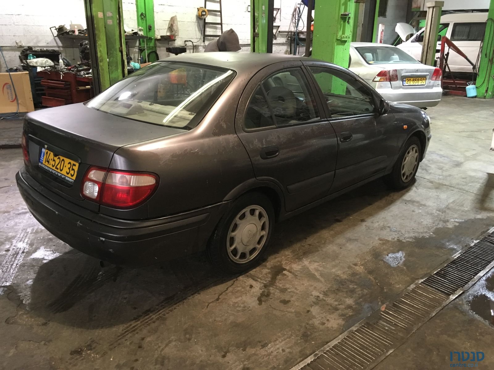 2001' Nissan Almera photo #5