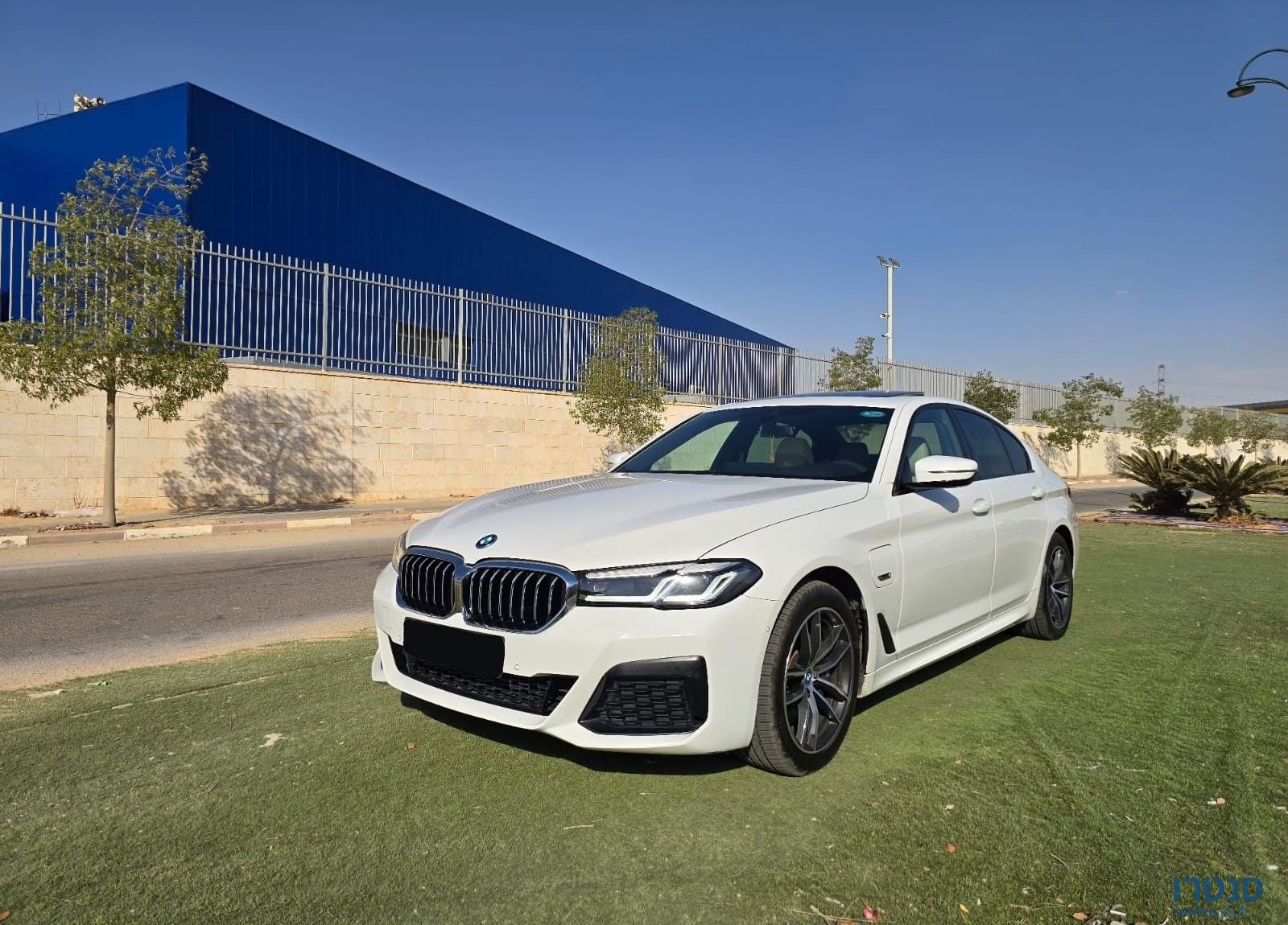 2022' BMW 5 Series ב מ וו סדרה 5 photo #1