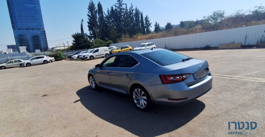 2018' Skoda Superb סקודה סופרב photo #3