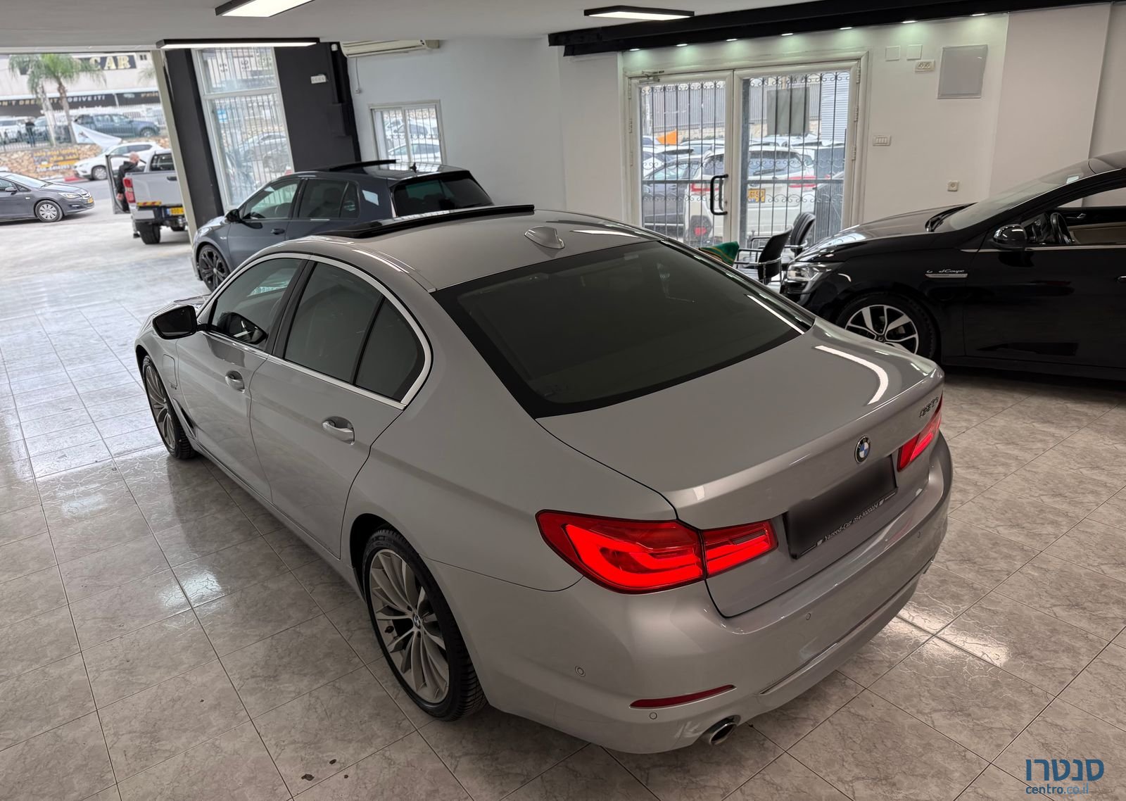 2021' BMW 5 Series ב מ וו סדרה 5 photo #6