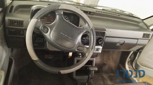 2000' Kia Pride photo #4