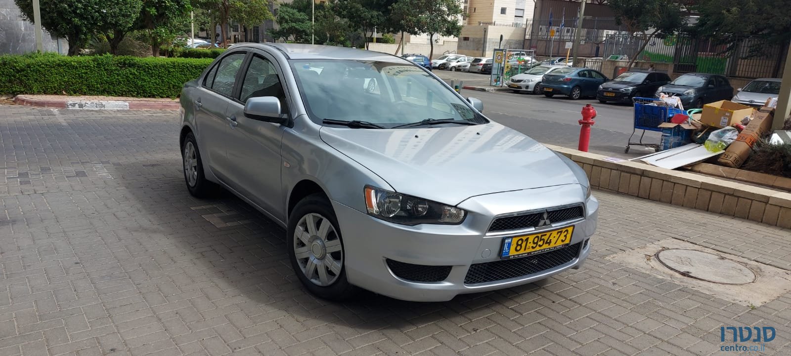 2010' Mitsubishi Lancer photo #2