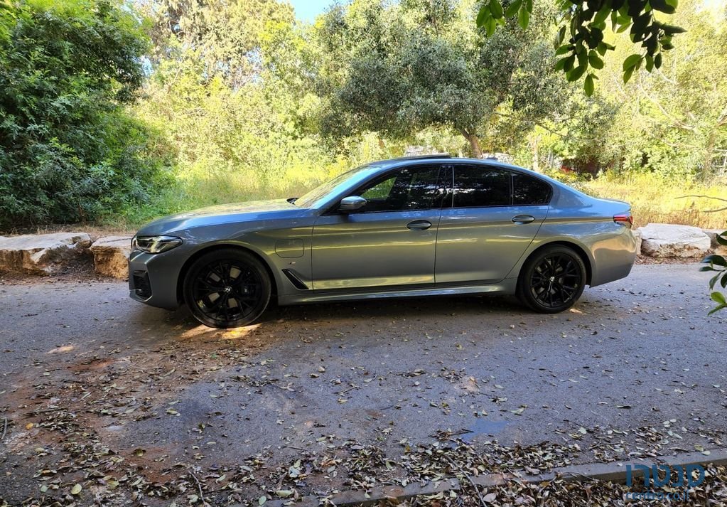 2021' BMW 5 Series ב.מ.וו סדרה 5 photo #4