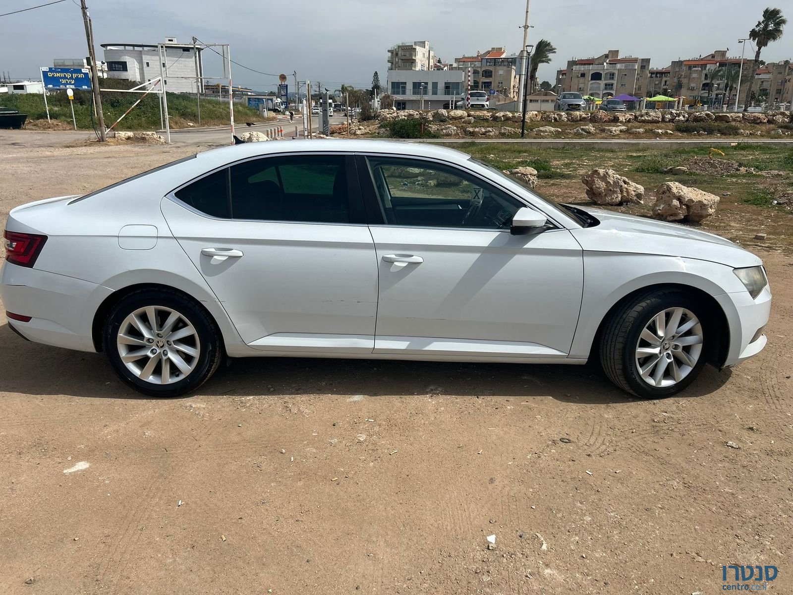 2017' Skoda Superb סקודה סופרב photo #3