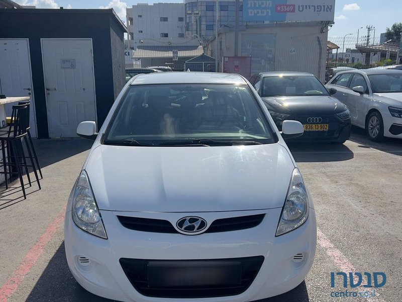 2012' Hyundai i20 יונדאי photo #2