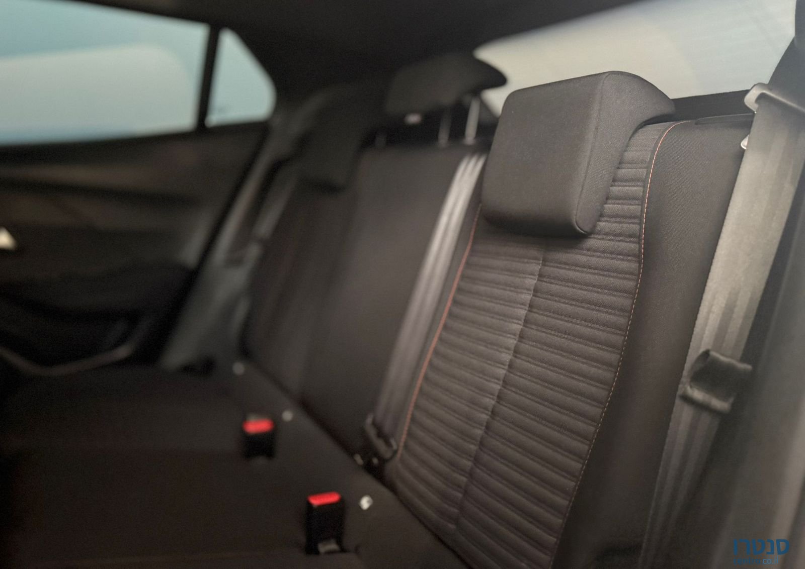 2023' Peugeot 2008 פיג'ו photo #3