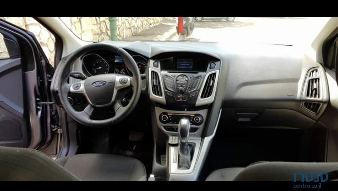 2013' Ford Focus photo #1